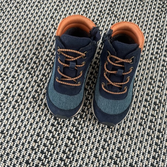 Old Navy toddler boots 💙🧡 - Picture 1 of 4